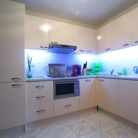 Blue Dream Deluxe Maisonette