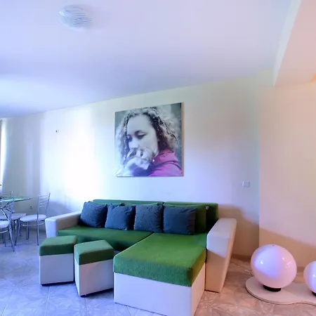 Blue Dream Deluxe Maisonette Apartment *